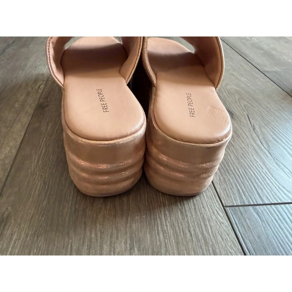 Free People‎ Rose Gold Metallic Platform Slide Sandals 39 Tiny Flaw